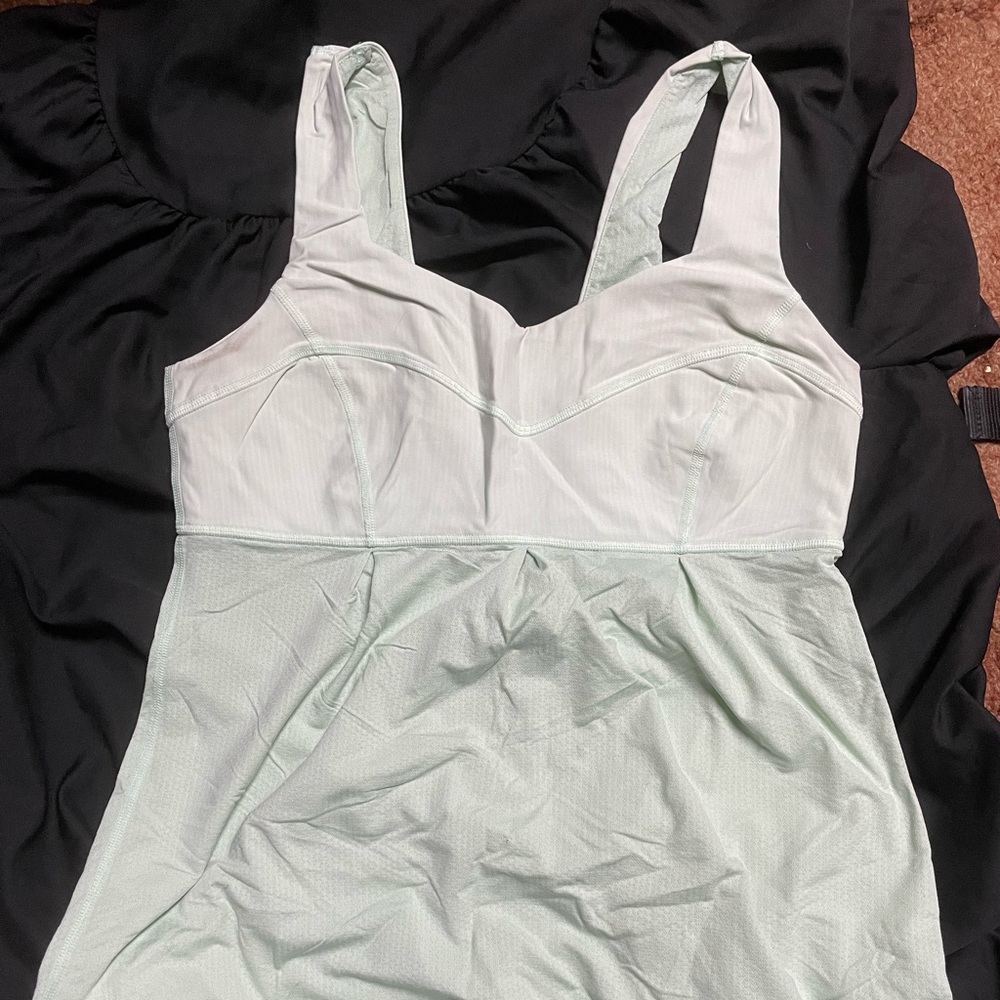 Lululemon Elevate Tank Size 8